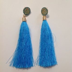 Never worn,.Fashionable Tassel Earrings stunning